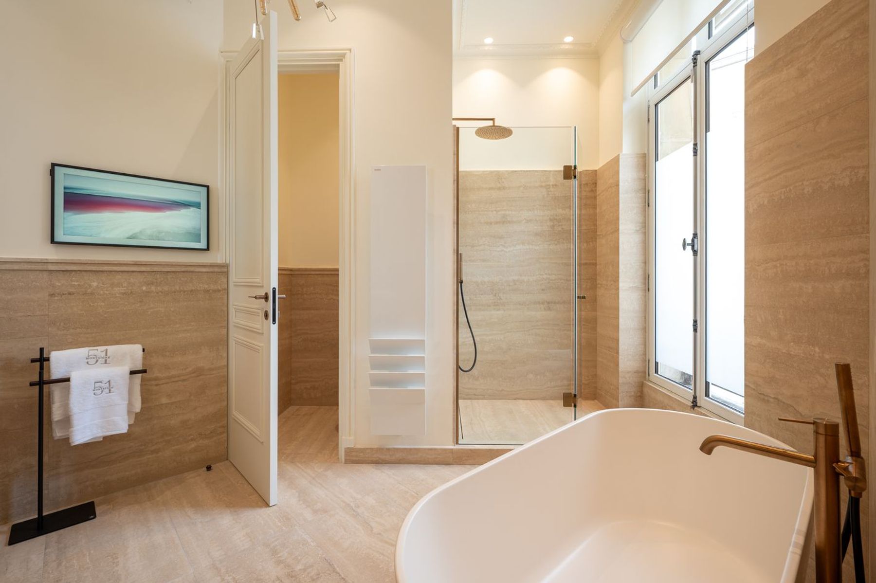 Apartment Montaigne villa photo.